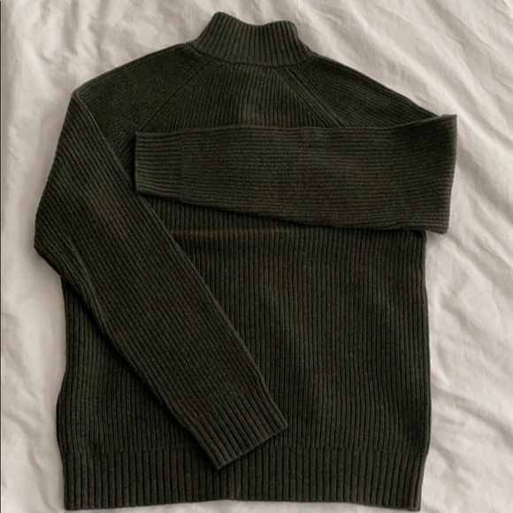 Banana Republic Wool Sweater - Picture 3 of 4